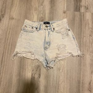 Abercrombie & Fitch size 24 (00) light wash high rise jean shorts